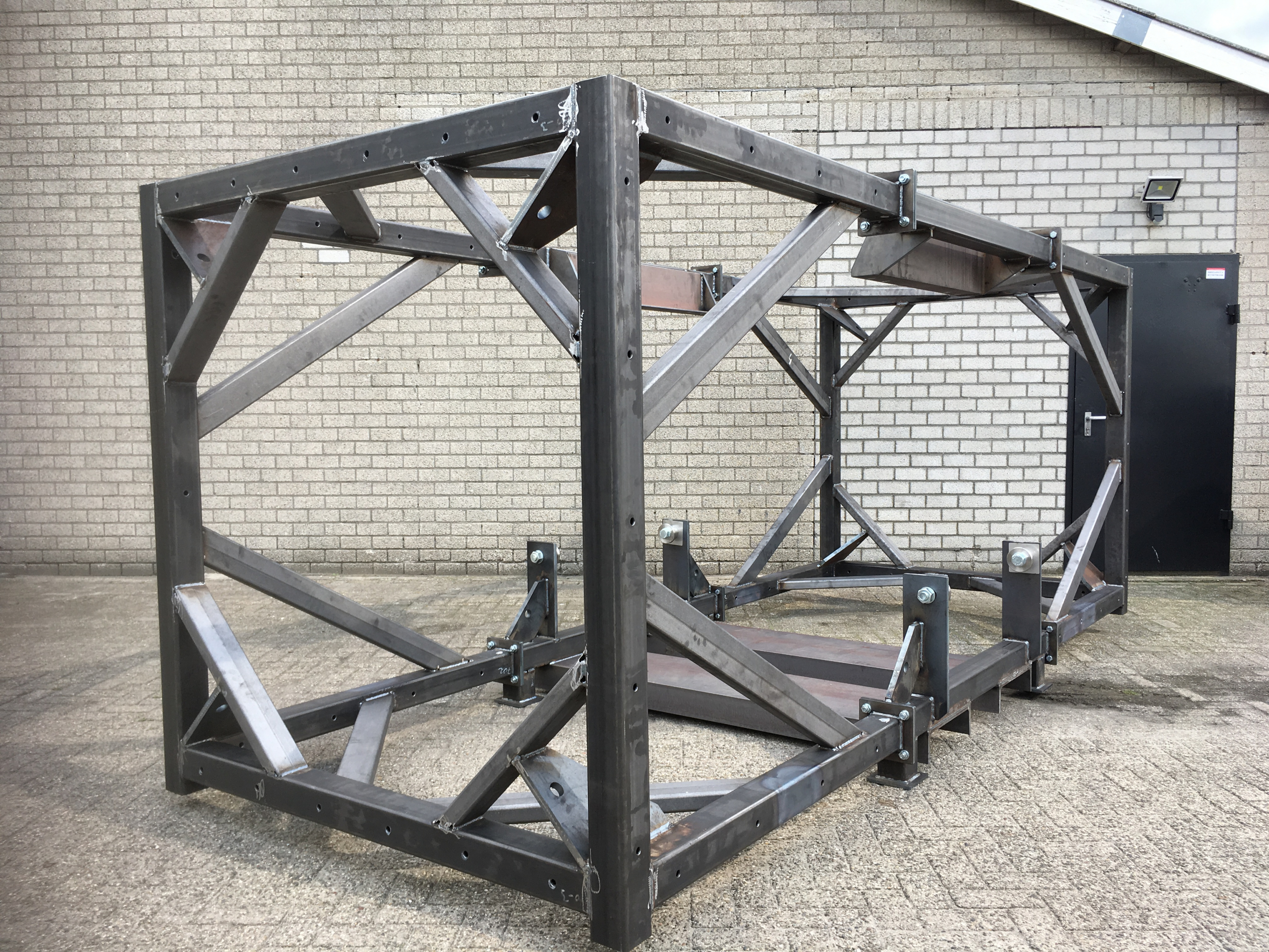 dok Knop Darts Staalconstructie op maat | Maatwerk Staalconstructies - Steelstone